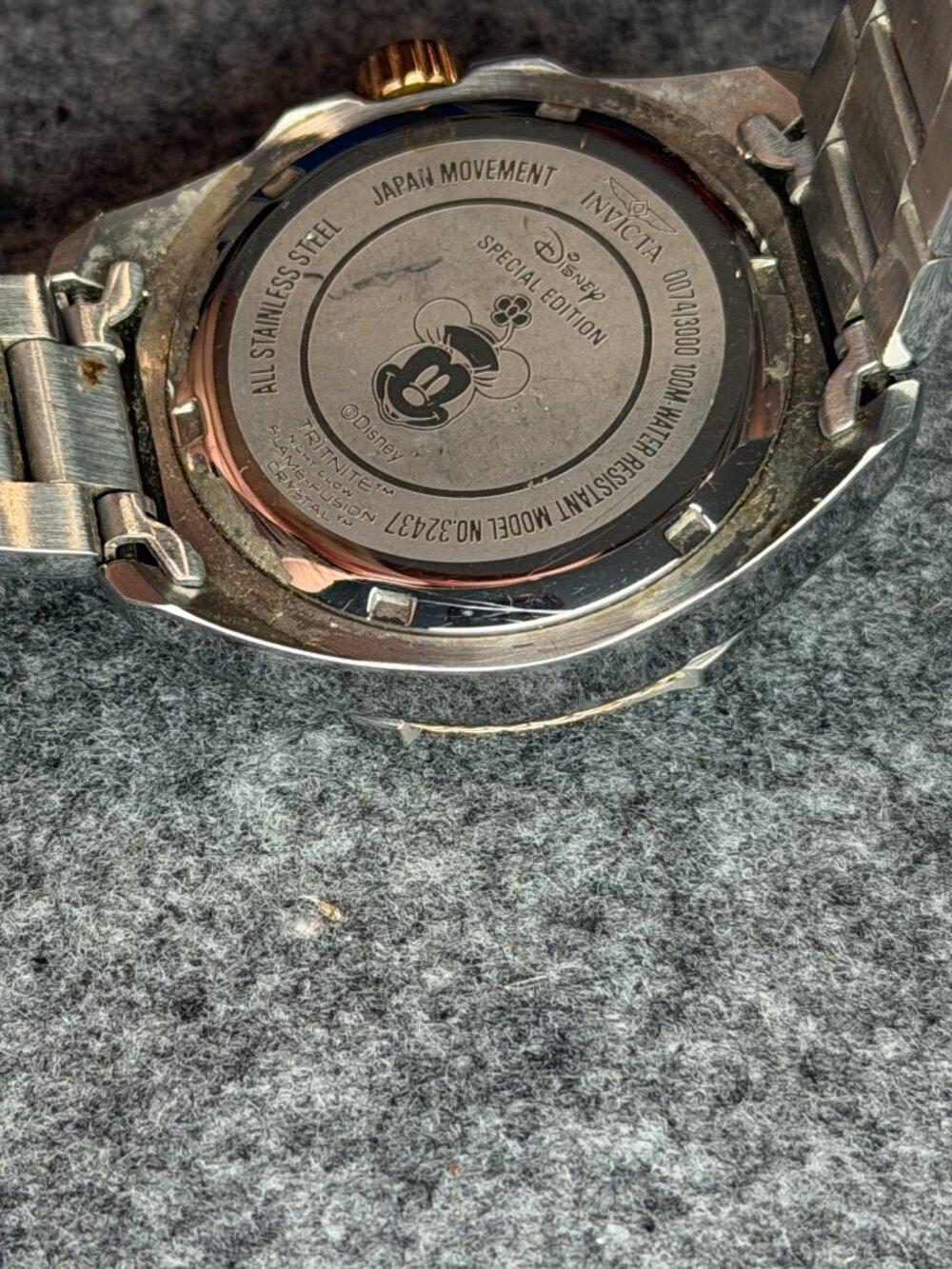 Invicta Disney Limited Edition Minnie Mouse Watch Model 32437 - Picture 8 of 9